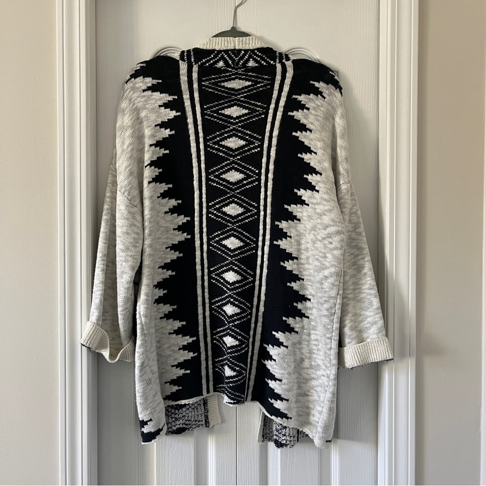 Aztec Print Cardigan - Picture 3 of 4